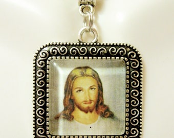 Sacred heart of Christ pendant and chain - AP02-073