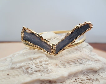 Kyanite bracelet, blue kyanite bracelet, raw kyanite bangle, blue kyanite bangle, kyanite gold bangle