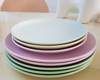 Fifties pastel breakfast dishes