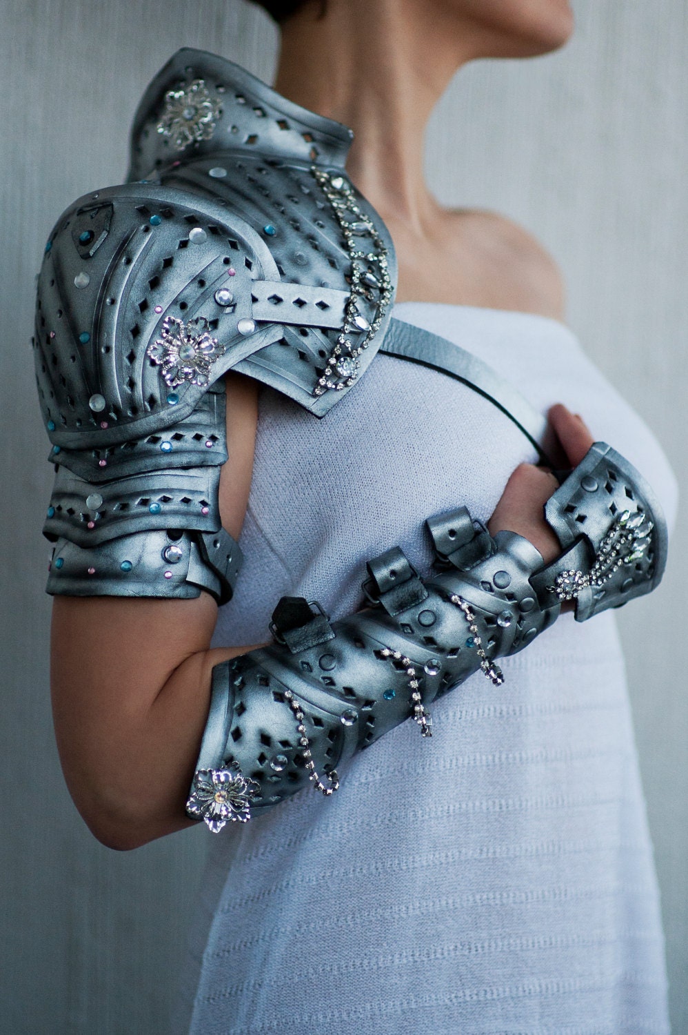 Silver Leather Shoulder & Bracer Armor