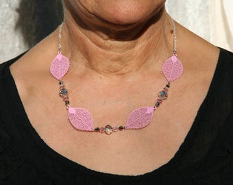 Necklace with pink leaf