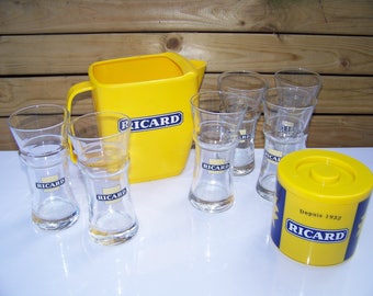 Appetizer serving RICARD anise Marseille France - Aperitif service RICARD Marseille France