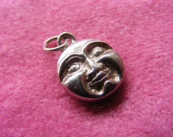 F) Vintage Sterling Silver Charm Sun, moon, stars