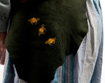 Brown and green leather battleskirt mini banner with bee embroidery larp fantasy armor costume warcraft cosplay ranger elf armour druid sca