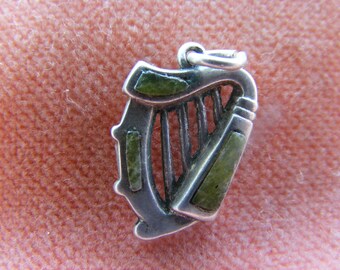 Vintage Sterling Silver Charm Harp with Scottish Agate