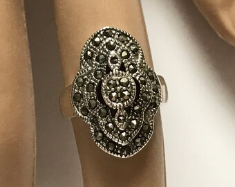 Sterling Silver Elegant Marcasite Ring - Size 6