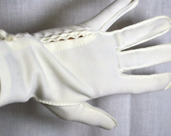 Vintage Creamy White Bow Gloves