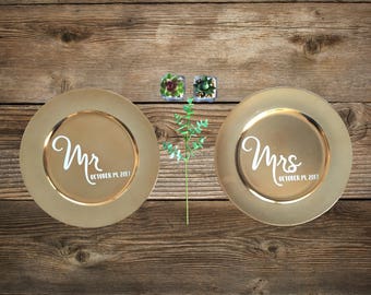 Mr. and Mrs. Wedding Place Settings - Set of 2 / Gold Charger Wedding Plates / Wedding Decoration Plates