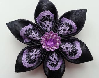 5 cm fleur noire et dentelle mauve petales pointus