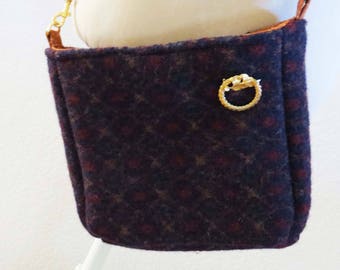 FELTED BROWN WOOL Shoulderbag/Purse / Lined with 2 Inside Pockets / Vtg Jewelry Pin (Ooak) from Upcycled Wool Sweater / Eco Friendly #022