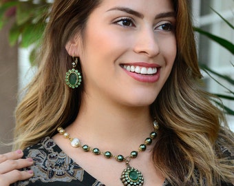 Green Intaglio and Pearl Necklace, Wedding Necklace, Green Necklace, Pearl Necklace, Intaglio Necklace, Victorian Necklace, Cameo N1268