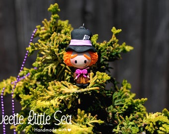 Mad Hatter Necklace, Handmade mad hatter, Alice in Wonderland, Mad hatter charm, Mad hatter sculpture, Handmade Mad Hatter piece.
