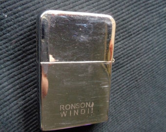 Vintage Ronson Windii lighter chrome