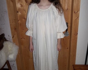 Off white chemise in cotton poly with 3/4 sleeves