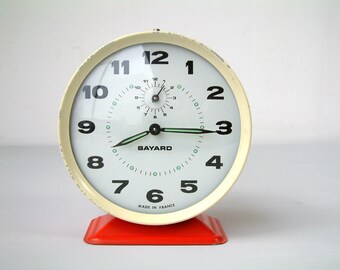 French vintage BAYARD mechanical alarm clock. 1970s