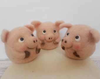 Pig decor, felted pig, pig figurine, year of the pig,pig lover gift, piglet, piglet figurine, pig gifts, farmers gifts, cute pig, melkada