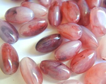 20 VINTAGE beads, violet lucite plastic beads 18mmx9mm