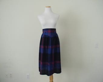 FREE usa SHIPPING Vintage plaid midi skirt/ cotton skirt made in the USA