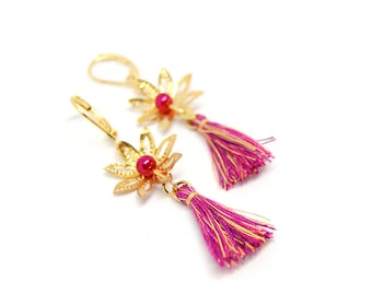 Shaman - Earrings with flowers and gold tassels