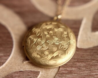 Locket Necklace, Locket Pendant, Gold Locket Necklace, Gold Flower Locket Necklace, Photo Locket Necklace, Bridesmaid Locket, Wedding Gift