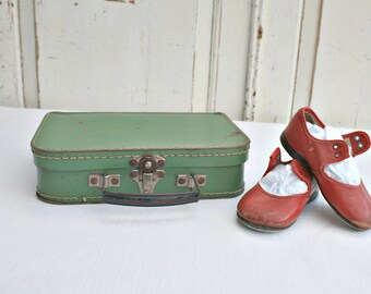 Suitcase / Vintage Suitcase / Vintage / Small Suitcase / Vintage Luggage / Childs Suitcase / Shabby Chic / Decorative Storage