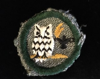 Girl Scout Badge - BOOK FINDER - 1938 - 1947