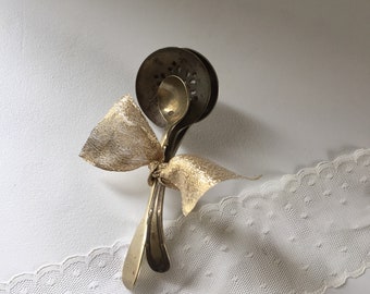 Vintage spoons, miniature spoons, small spoons, condiment spoons, vintage tea party, old spoons, cultery, tableware, display spoons, x 3