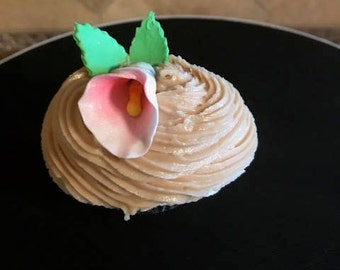 small fondant calla lilies
