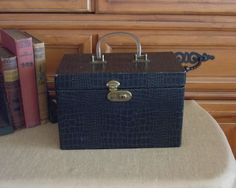 Train Case Vintage 1940's with Key