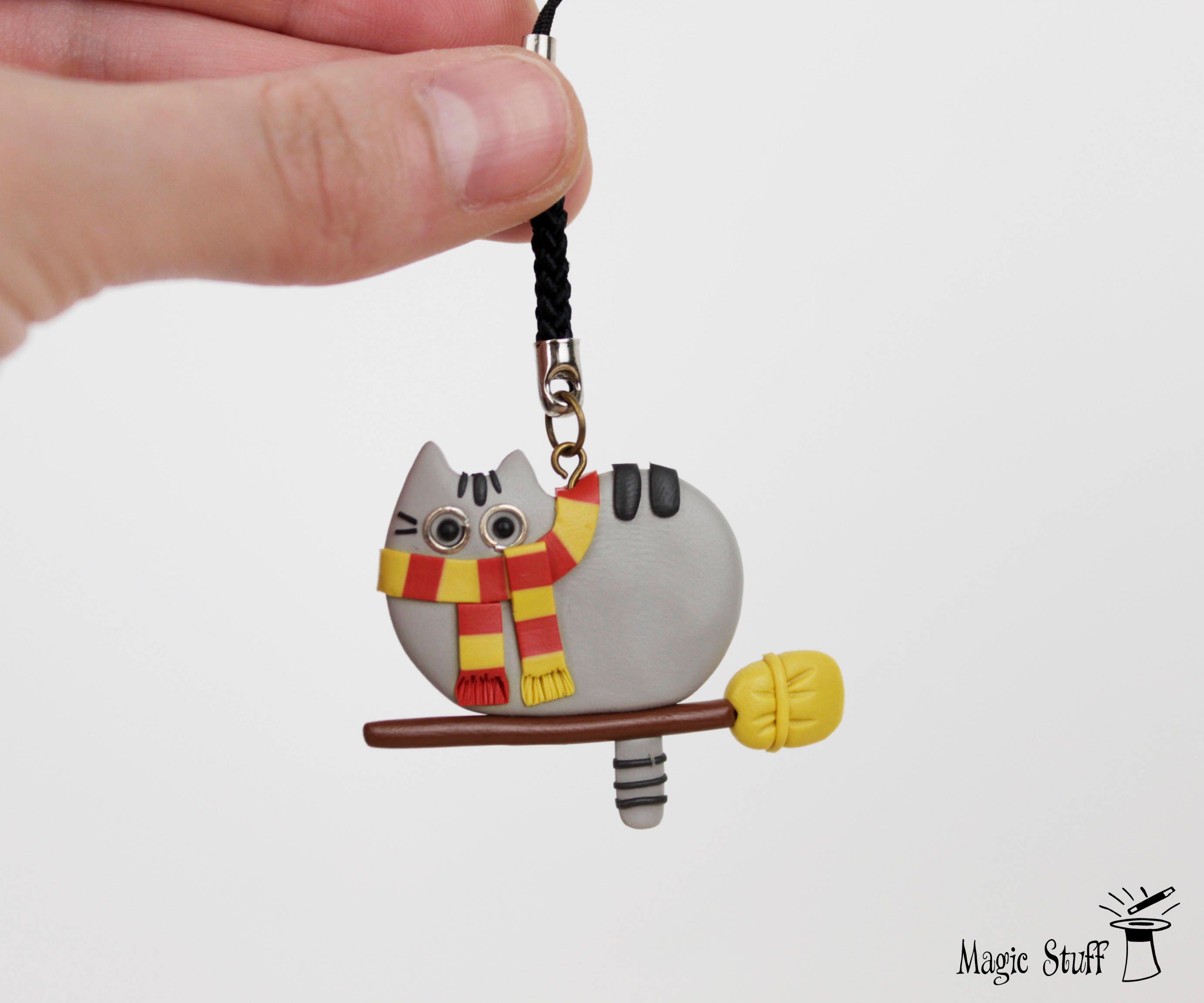 Harry Potter keychain Gryffindor keychain Wizard cat jewelry