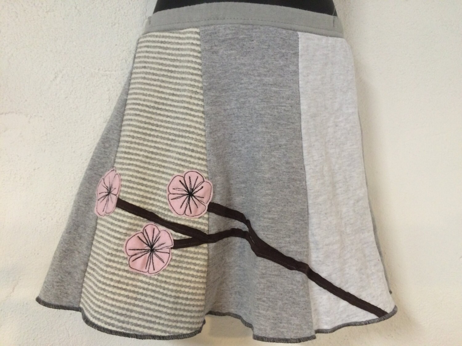 Kids/Girls Skirt gray with Flower Appliqué TSkirt Upcycled
