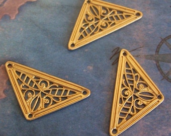 2 PC Brass Nouveau Lacy Filigree Corner Finding - E0100