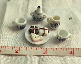 Miniature Tea Set 1