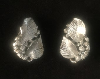 Vintage Lisner Clip-on Earrings