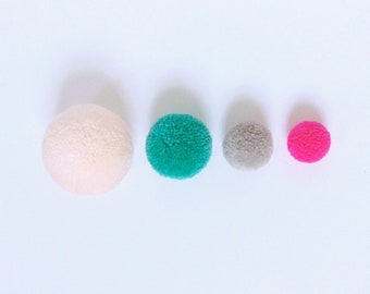 Pom Poms : choose from 4 sizes