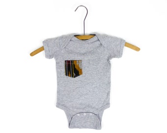 Fred & Bean - gris avec Upcycled poche cache-couche - T Shirt - 3-9 mo