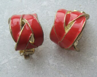 Red Enamel Criss Cross Clip on Earrings, 1980's Clip On Earrings, Red Earrings