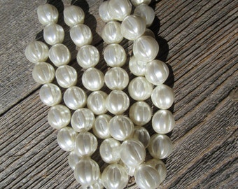 Glass Pearls Melon Rounds White 12mm