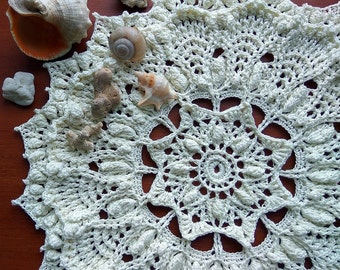 Off-White crochet doily Round 32 cm / 12,5 ". Crocheted Doily.