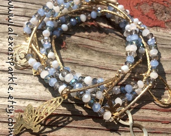 Cloudy Blue Bracelet Set with gold plated charms - Pulseras Semanario Combinacion Azul Nublado dijes de chapa de oro