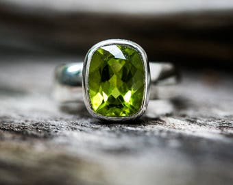Peridot Ring Size 5, 6, 7, 8 9 Peridot ring 5-9.5 Peridot Ring - August Birthstone August Birthstone Peridot jewelry Size 5, 6, 7, 8, 9 Ring