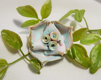 Flower cabochon * here and softness *.