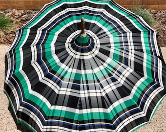 Rare Vintage Plaid Green and Black Pagoda Style Umbrella, Retro, Boho Chic, Vintage Umbrella with Wood Handle, Mid Century