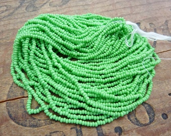 Vintage Seed Bead Opaque Grass Green Size 13 Seed Bead SB1112