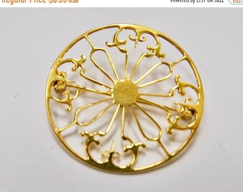 ON SALE Vintage Openwork Circle Pin Item K # 1628