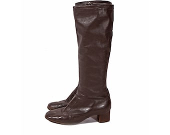 1970s Dark Chocolate Brown Knee High Faux Leather Vinyl High Heel Boots by Joyce of California -7M