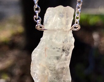 Raw Quartz Necklace, Raw Quartz Pendant, Natural Quartz Necklace, Quartz Necklace, Green Quartz Necklace, Quartz Point Necklace, Raw Quartz