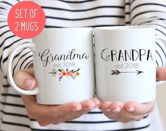 Grandparents mugs, Gift for new Grandparents, Grandma and Grandpa mugs, Pregnancy reveal mugs, 2017 or 2018 (M384 M404 2D)