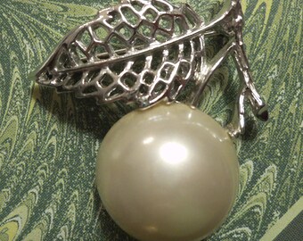 vintage Sarah Coventry pin free shipping