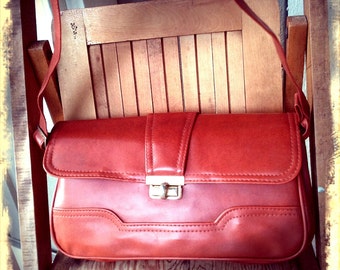 AUTUMN /// Vegan 70s Barrel Bag